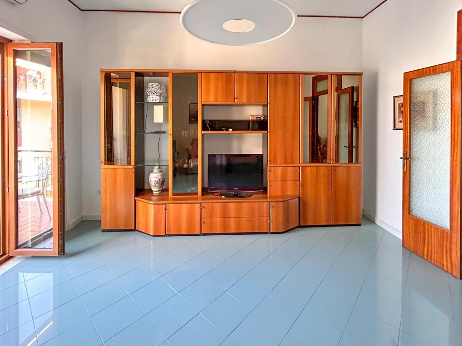 Appartement From With *